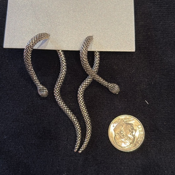 Silver alloy long Serpent Climber Stud Earrings snake ear jacket flowy earring - Picture 5 of 6